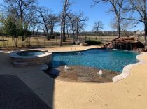custom-pool-with-water-features-min