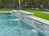 Raised-wall-with-sheer-descents