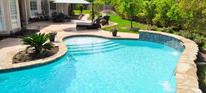 How to Choose the Right Pool Shape For You & Your Family
