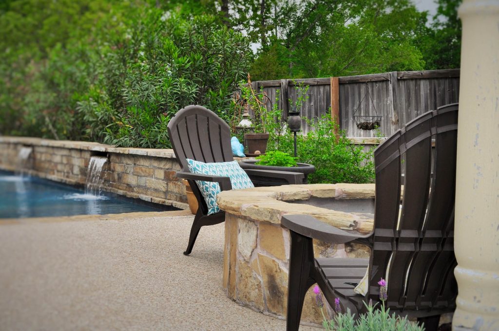 Backyard Decor and Design Trends to Bring the Indoors Outdoors